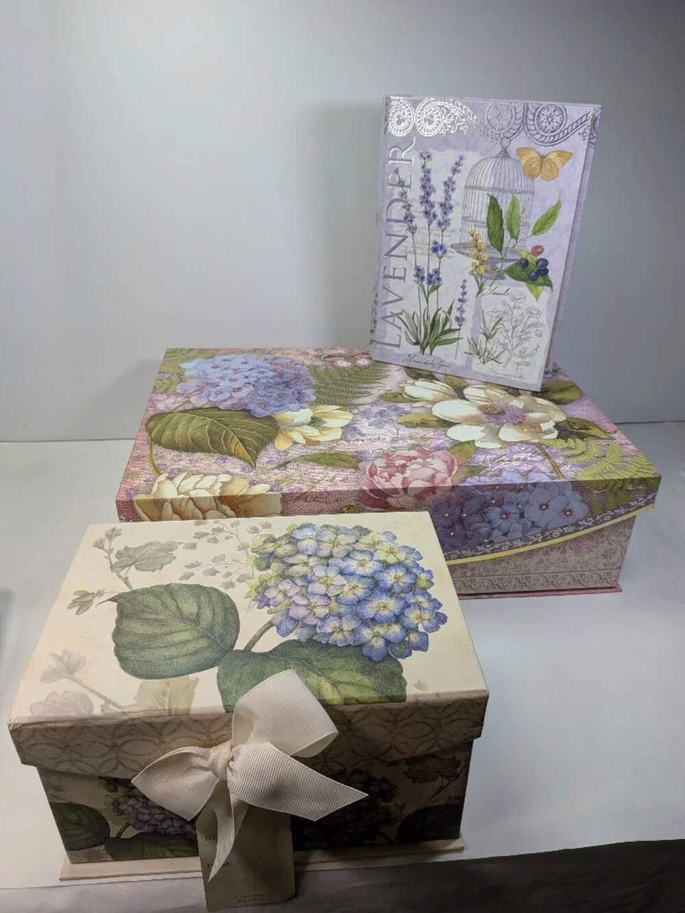 Susan Winget Botanical Gift Box Lot 3pc Lavender Book Hydrangea Peony